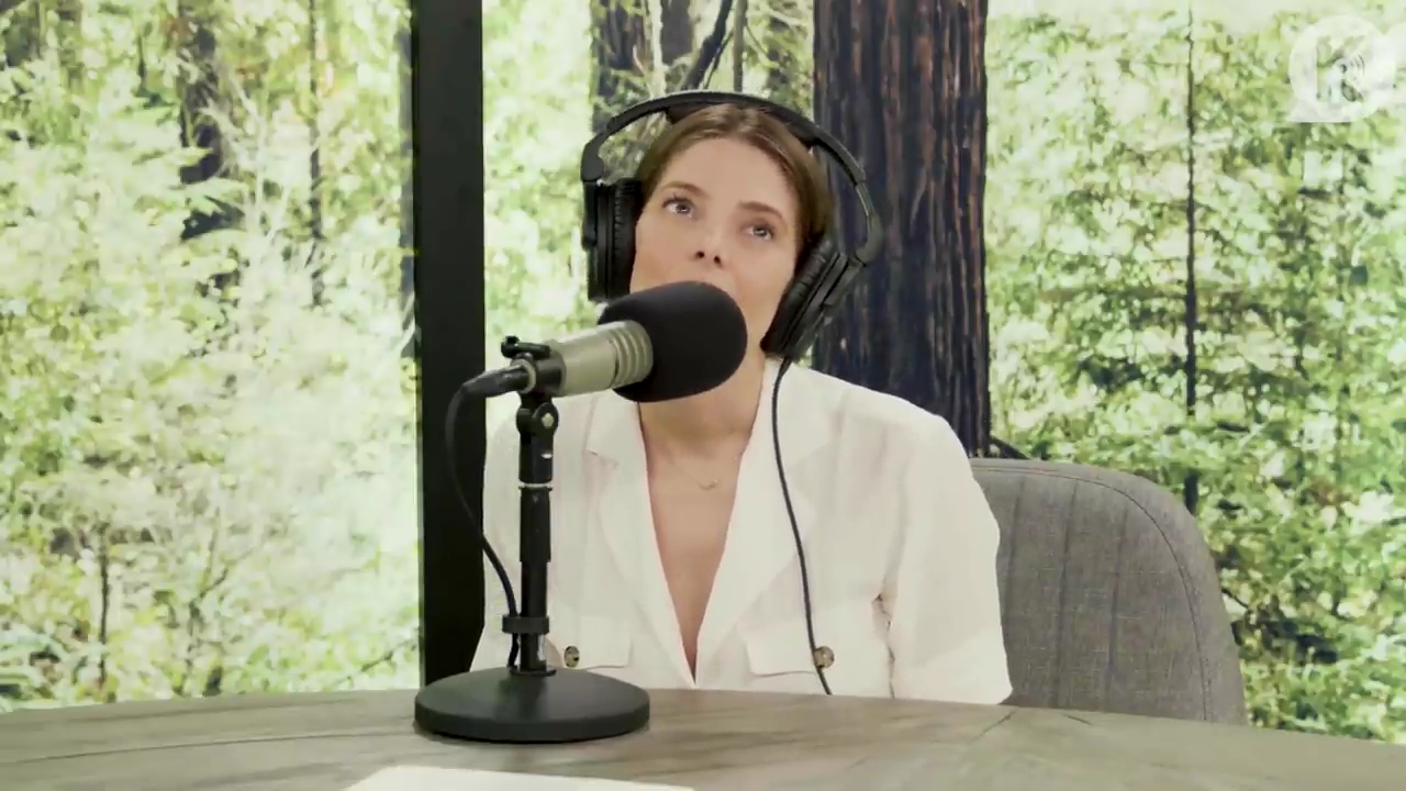 Ashley-Greene-dot-nl_TheTwilightEffect-Aflevering7NewMoonRewatchPart1of3-3084.jpg