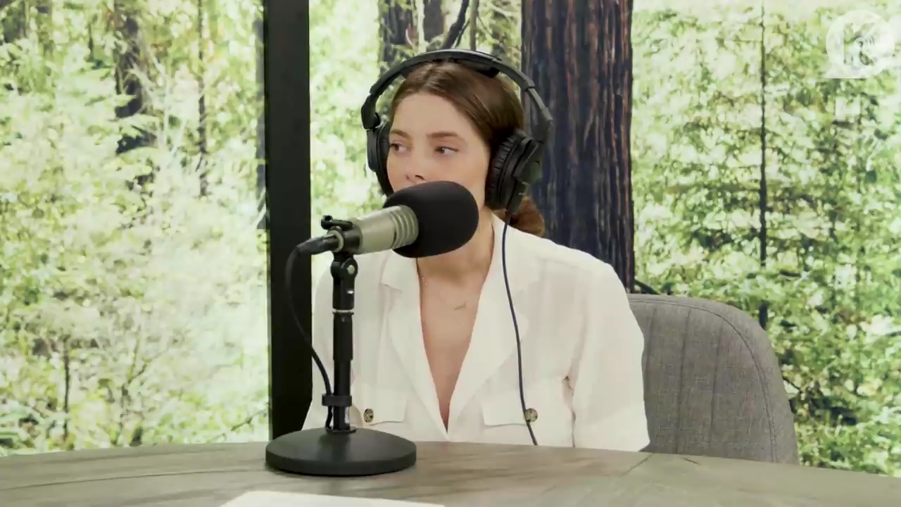 Ashley-Greene-dot-nl_TheTwilightEffect-Aflevering7NewMoonRewatchPart1of3-3100.jpg