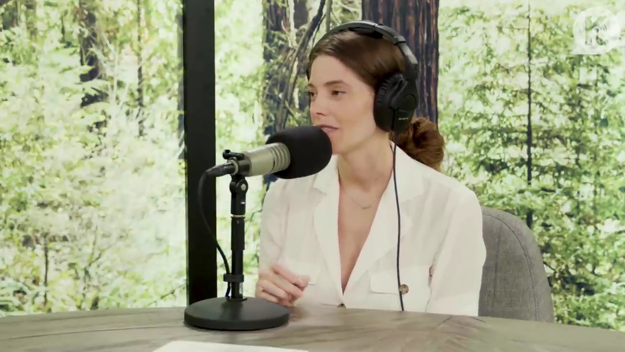 Ashley-Greene-dot-nl_TheTwilightEffect-Aflevering7NewMoonRewatchPart1of3-3109.jpg