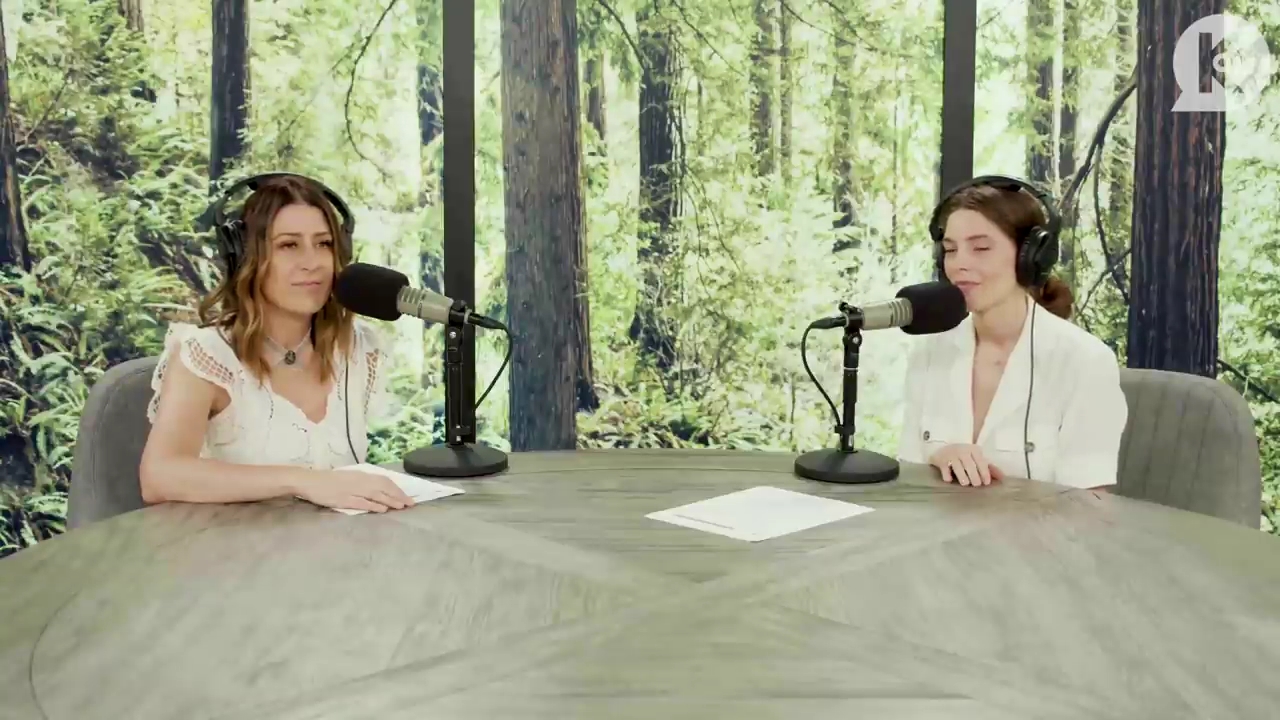 Ashley-Greene-dot-nl_TheTwilightEffect-Aflevering7NewMoonRewatchPart1of3-3111.jpg