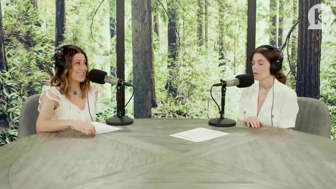 Ashley-Greene-dot-nl_TheTwilightEffect-Aflevering7NewMoonRewatchPart1of3-3130.jpg