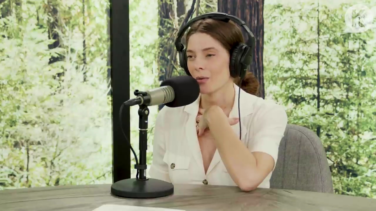 Ashley-Greene-dot-nl_TheTwilightEffect-Aflevering7NewMoonRewatchPart1of3-3148.jpg