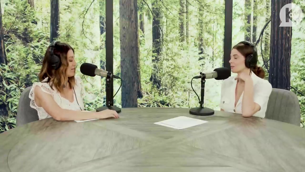 Ashley-Greene-dot-nl_TheTwilightEffect-Aflevering7NewMoonRewatchPart1of3-3155.jpg