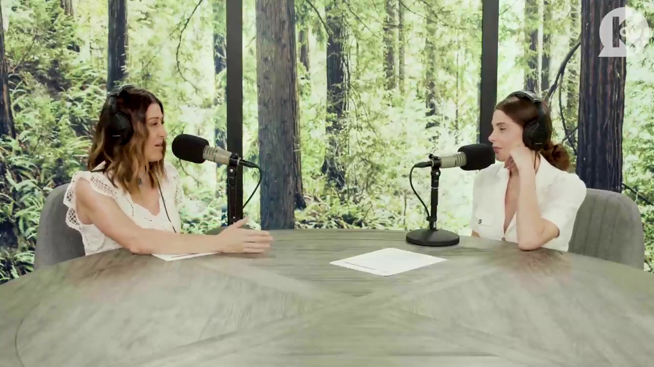 Ashley-Greene-dot-nl_TheTwilightEffect-Aflevering7NewMoonRewatchPart1of3-3156.jpg
