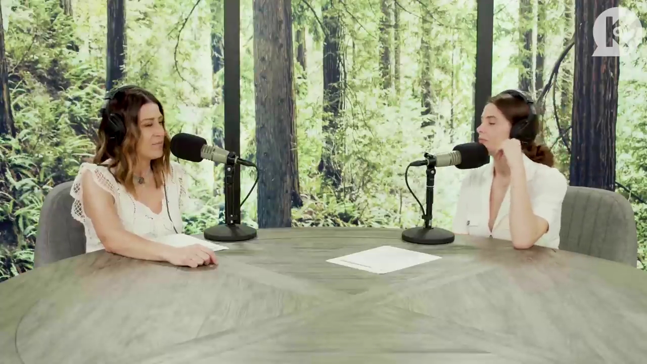 Ashley-Greene-dot-nl_TheTwilightEffect-Aflevering7NewMoonRewatchPart1of3-3171.jpg