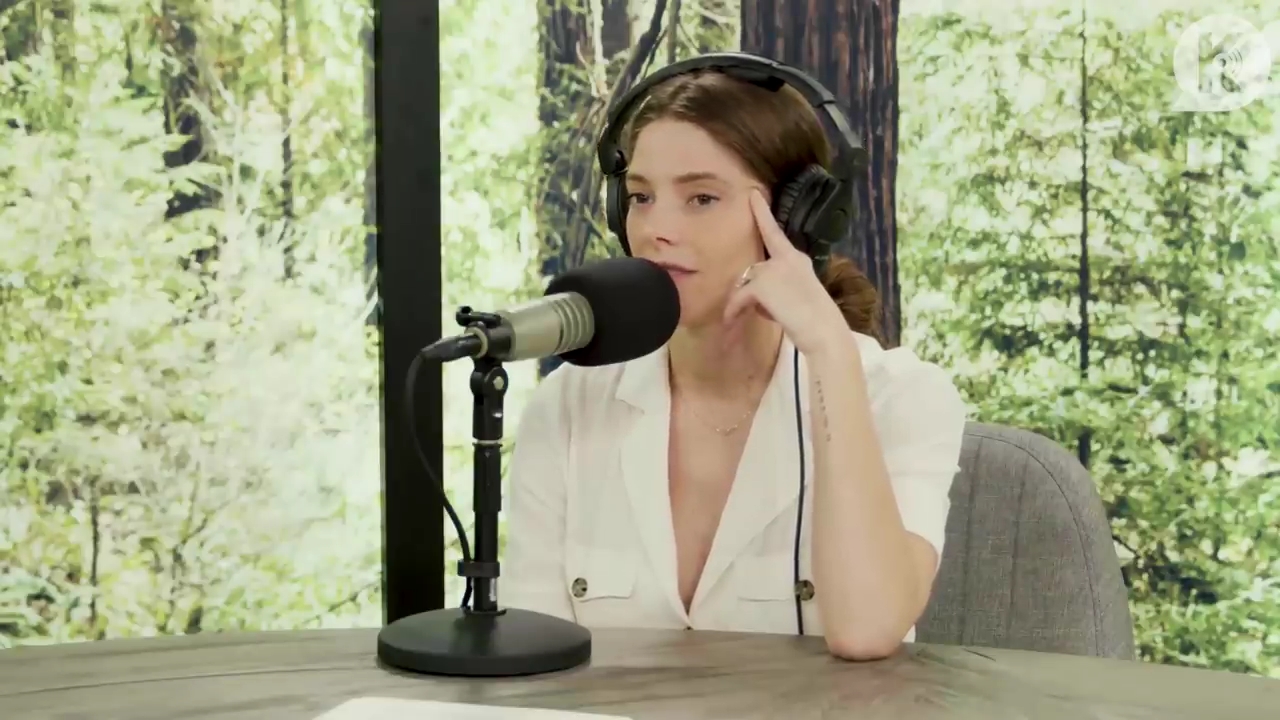 Ashley-Greene-dot-nl_TheTwilightEffect-Aflevering7NewMoonRewatchPart1of3-3173.jpg