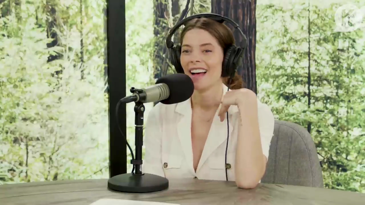 Ashley-Greene-dot-nl_TheTwilightEffect-Aflevering7NewMoonRewatchPart1of3-3185.jpg