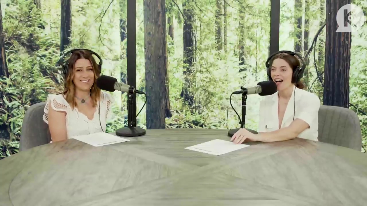 Ashley-Greene-dot-nl_TheTwilightEffect-Aflevering7NewMoonRewatchPart1of3-3210.jpg