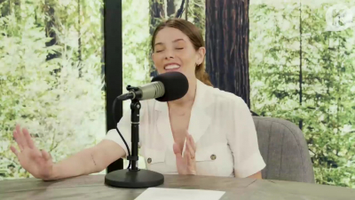 Ashley-Greene-dot-nl_TheTwilightEffect-Aflevering7NewMoonRewatchPart1of3-1641.jpg