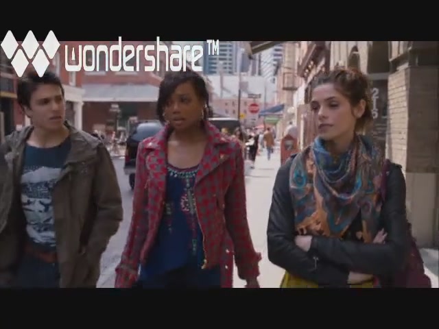 Ashley-Greene-dot-nl-Americana1x01Pilot0946.jpg