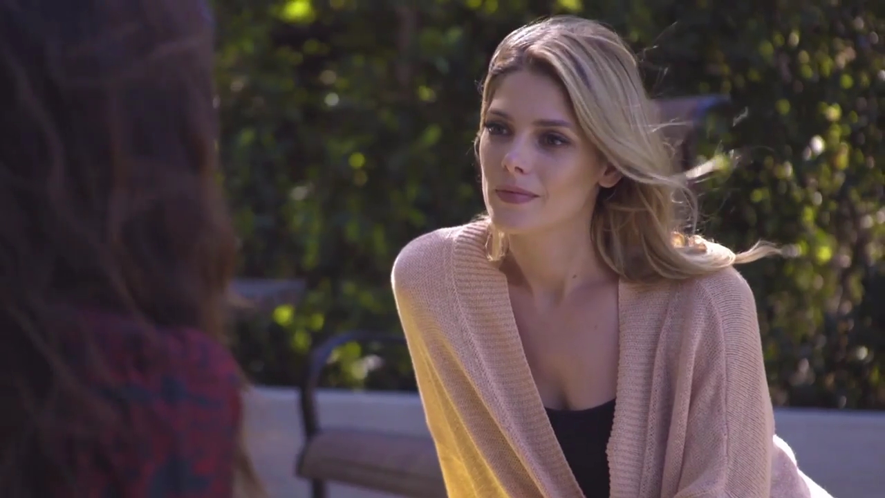 Ashley-Greene-dot-nl_ClickMyCloset0279.jpg