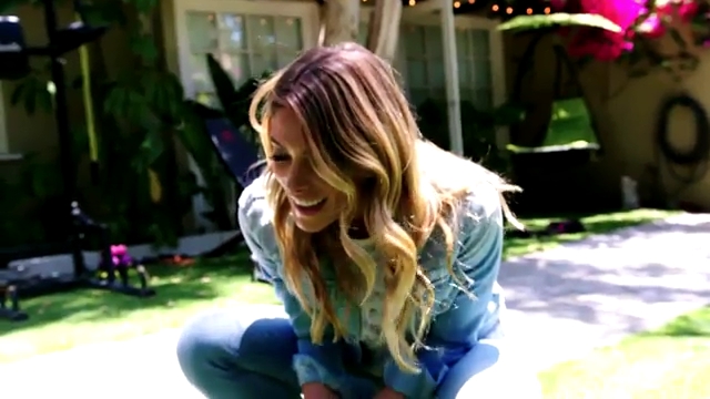 Ashley-Greene-dot-NL_DesignTherapy-2x01AHollywoodRevamp0020.jpg