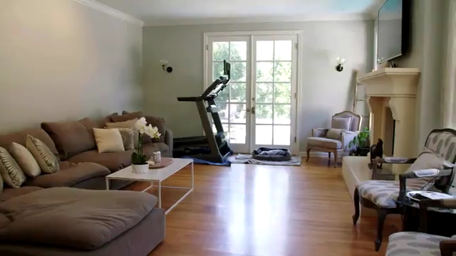 Ashley-Greene-dot-NL_DesignTherapy-2x01AHollywoodRevamp0040.jpg