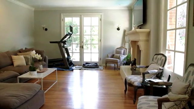 Ashley-Greene-dot-NL_DesignTherapy-2x01AHollywoodRevamp0119.jpg
