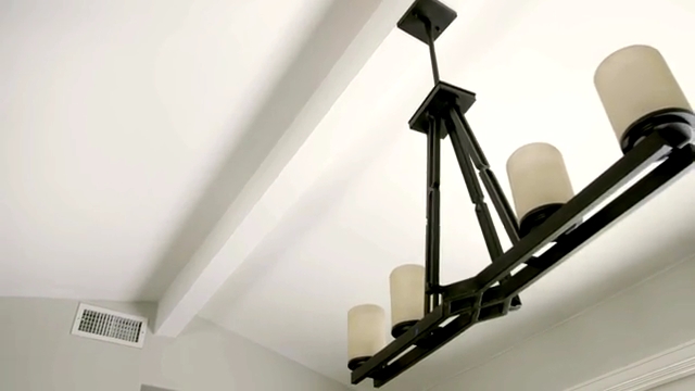 Ashley-Greene-dot-NL_DesignTherapy-2x01AHollywoodRevamp0576.jpg