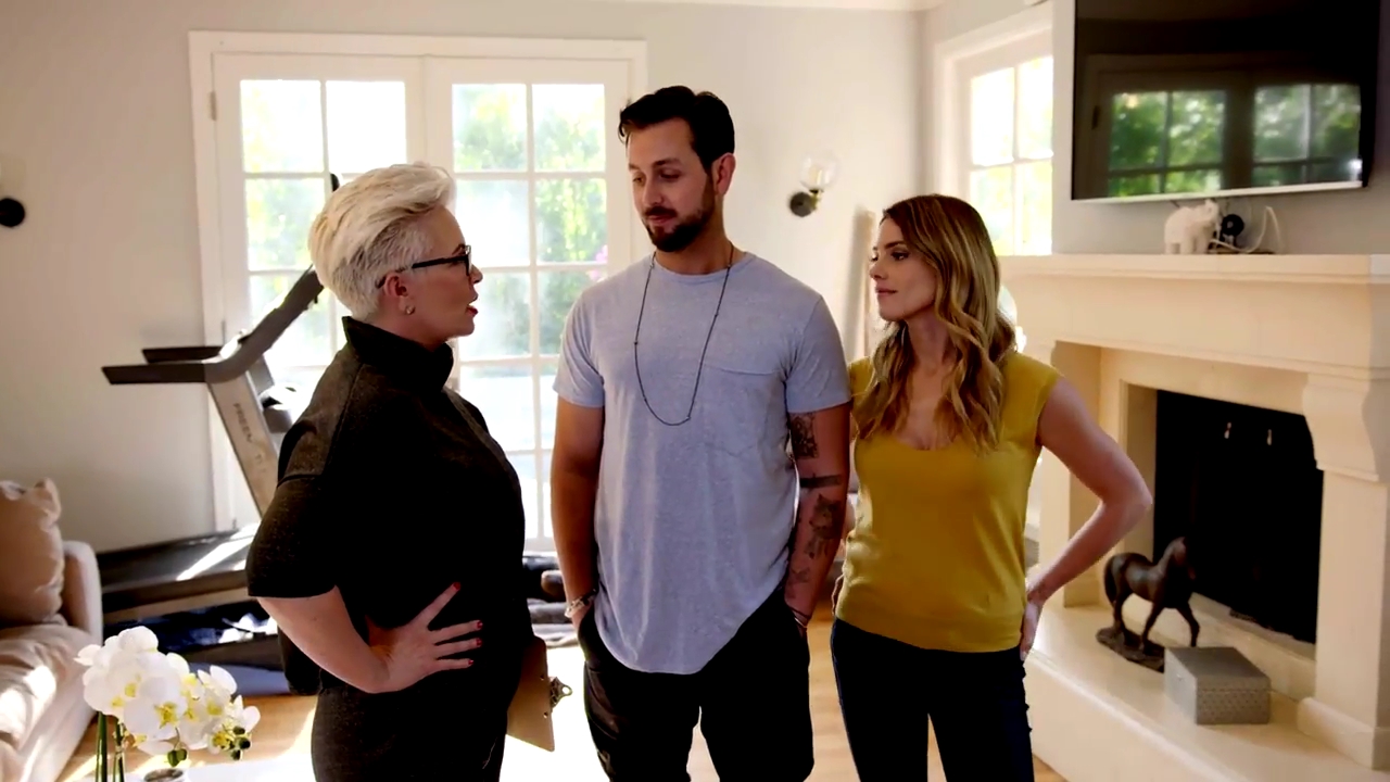 Ashley-Greene-dot-NL_DesignTherapy-2x02LoveItHateItorMeh0099.jpg