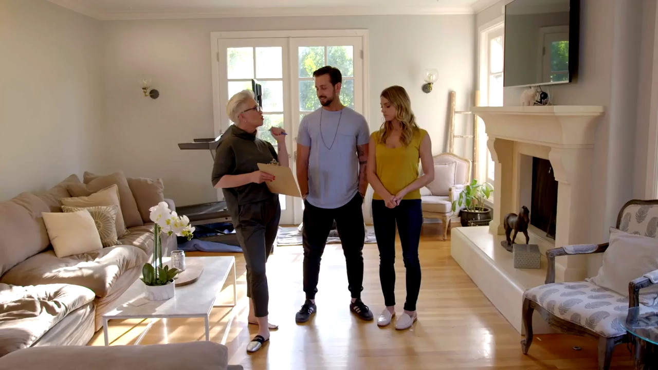 Ashley-Greene-dot-NL_DesignTherapy-2x02LoveItHateItorMeh0131.jpg
