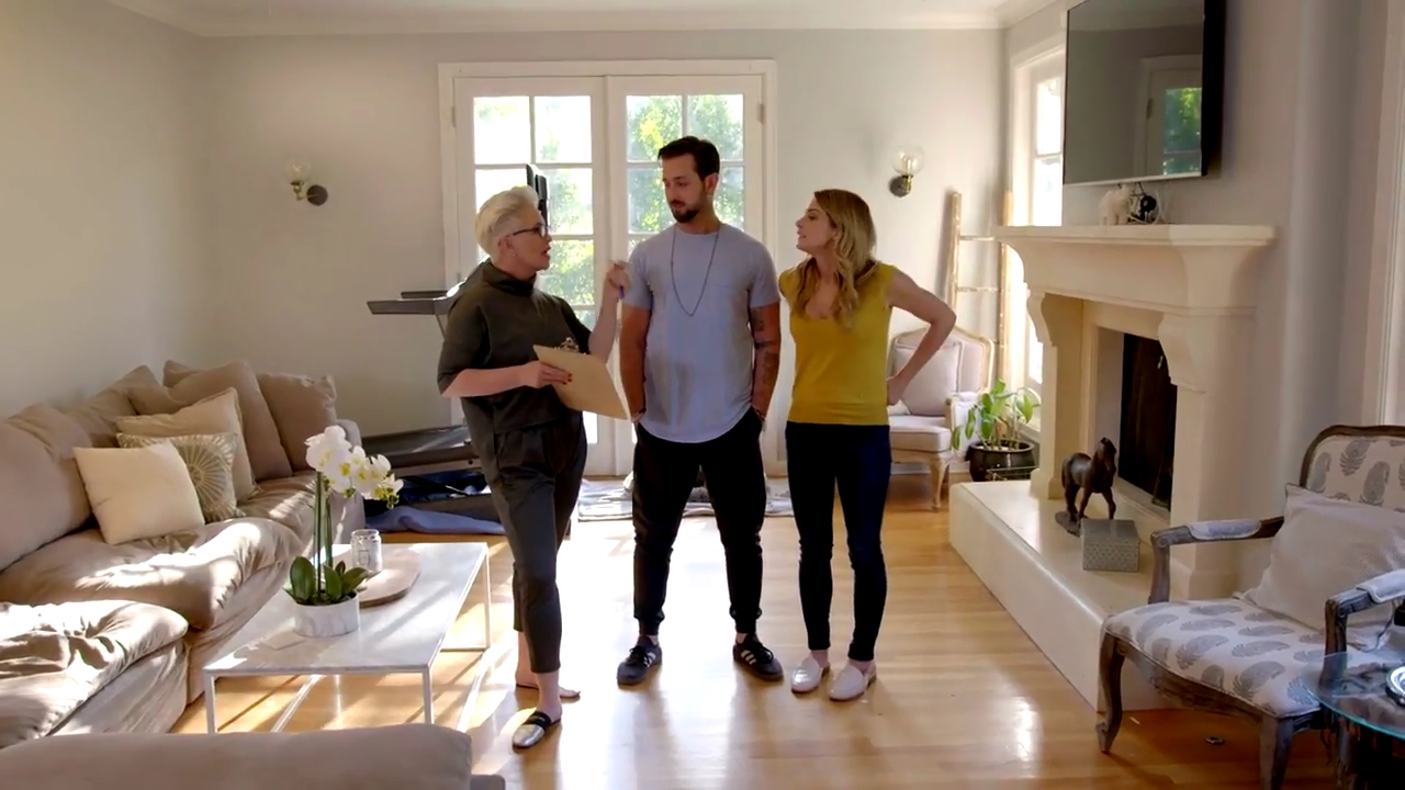 Ashley-Greene-dot-NL_DesignTherapy-2x02LoveItHateItorMeh0136.jpg