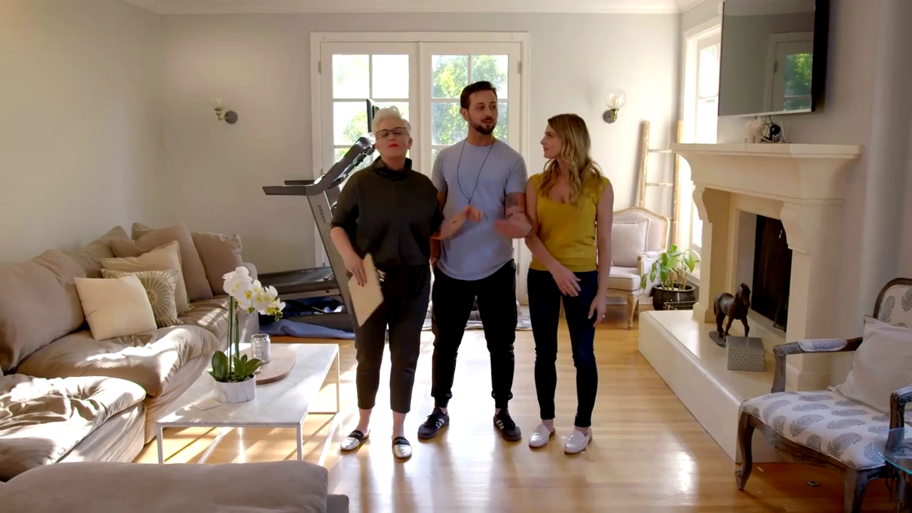 Ashley-Greene-dot-NL_DesignTherapy-2x02LoveItHateItorMeh0154.jpg