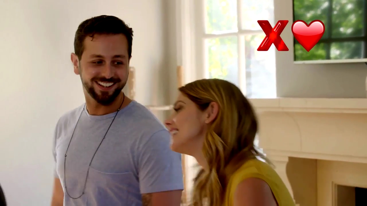 Ashley-Greene-dot-NL_DesignTherapy-2x02LoveItHateItorMeh0193.jpg