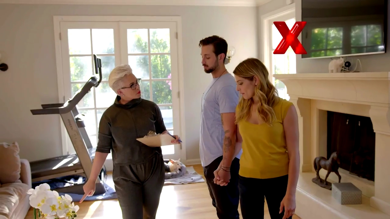 Ashley-Greene-dot-NL_DesignTherapy-2x02LoveItHateItorMeh0206.jpg
