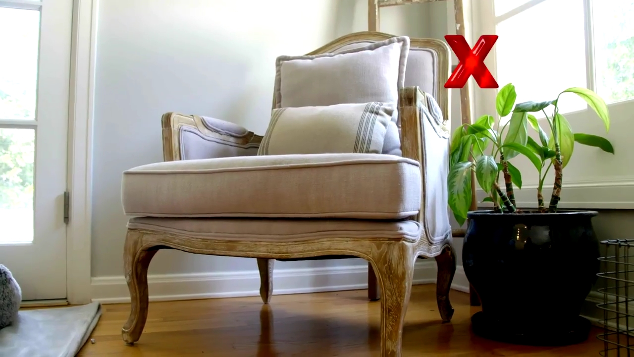 Ashley-Greene-dot-NL_DesignTherapy-2x02LoveItHateItorMeh0244.jpg