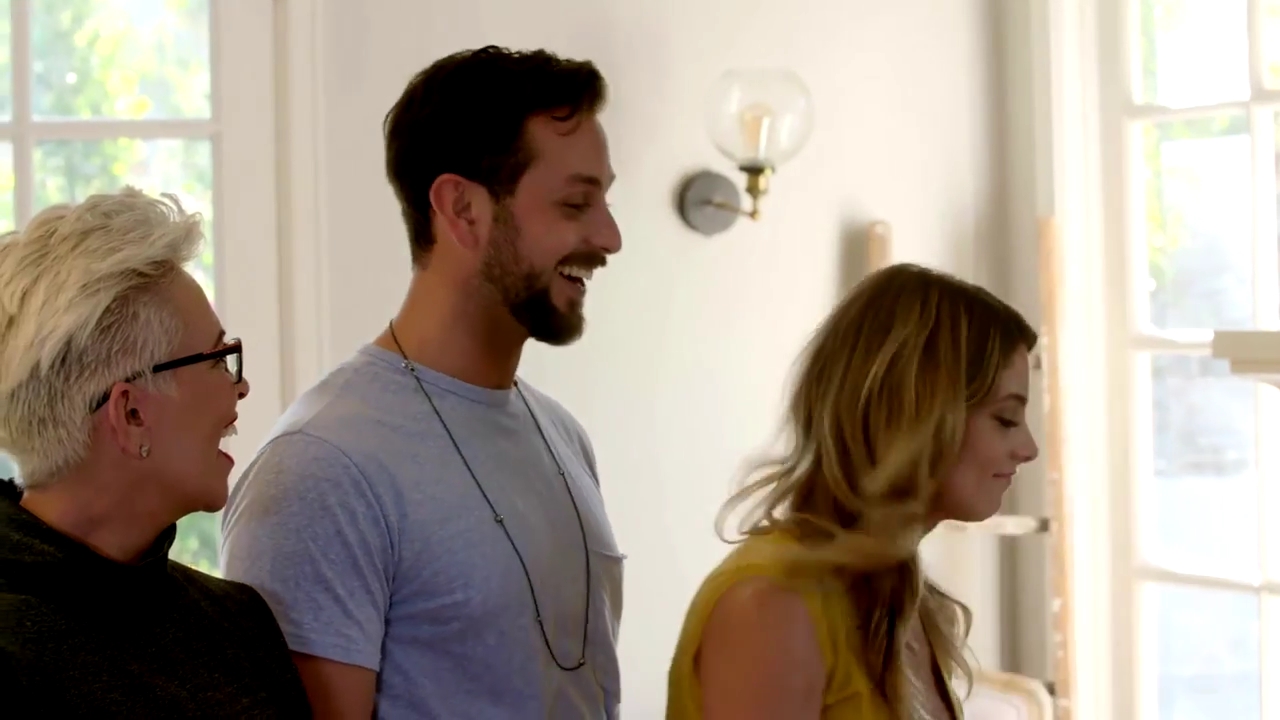 Ashley-Greene-dot-NL_DesignTherapy-2x02LoveItHateItorMeh0265.jpg