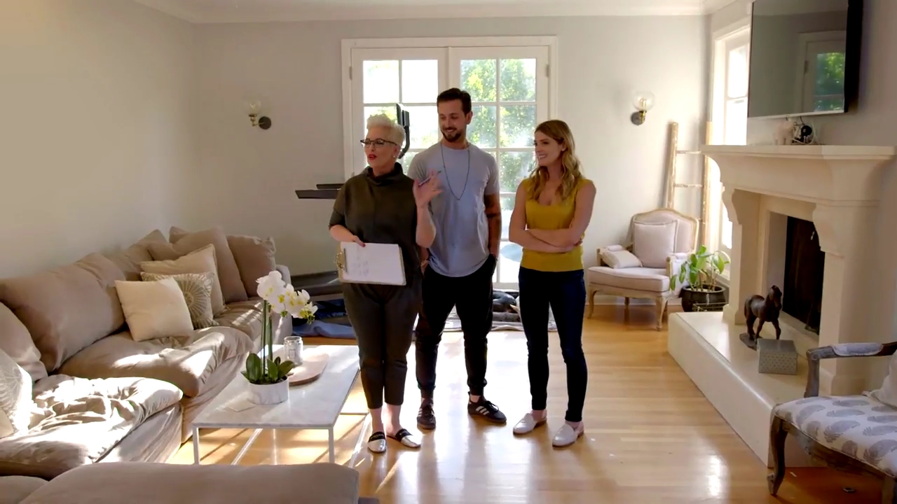 Ashley-Greene-dot-NL_DesignTherapy-2x02LoveItHateItorMeh0285.jpg