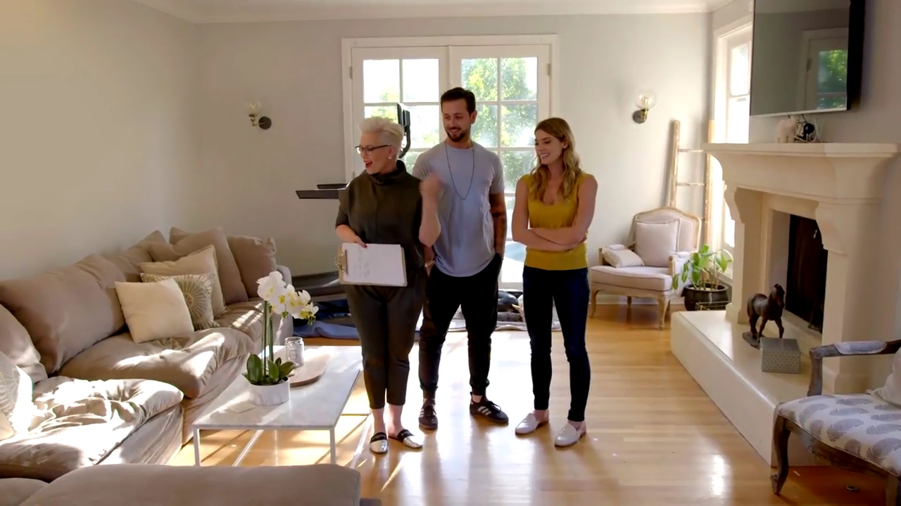 Ashley-Greene-dot-NL_DesignTherapy-2x02LoveItHateItorMeh0286.jpg