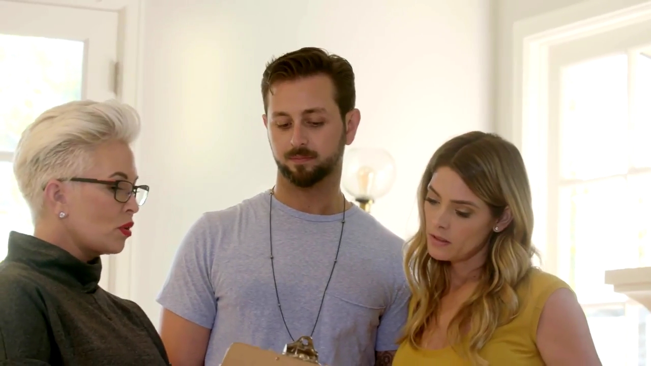 Ashley-Greene-dot-NL_DesignTherapy-2x02LoveItHateItorMeh0307.jpg