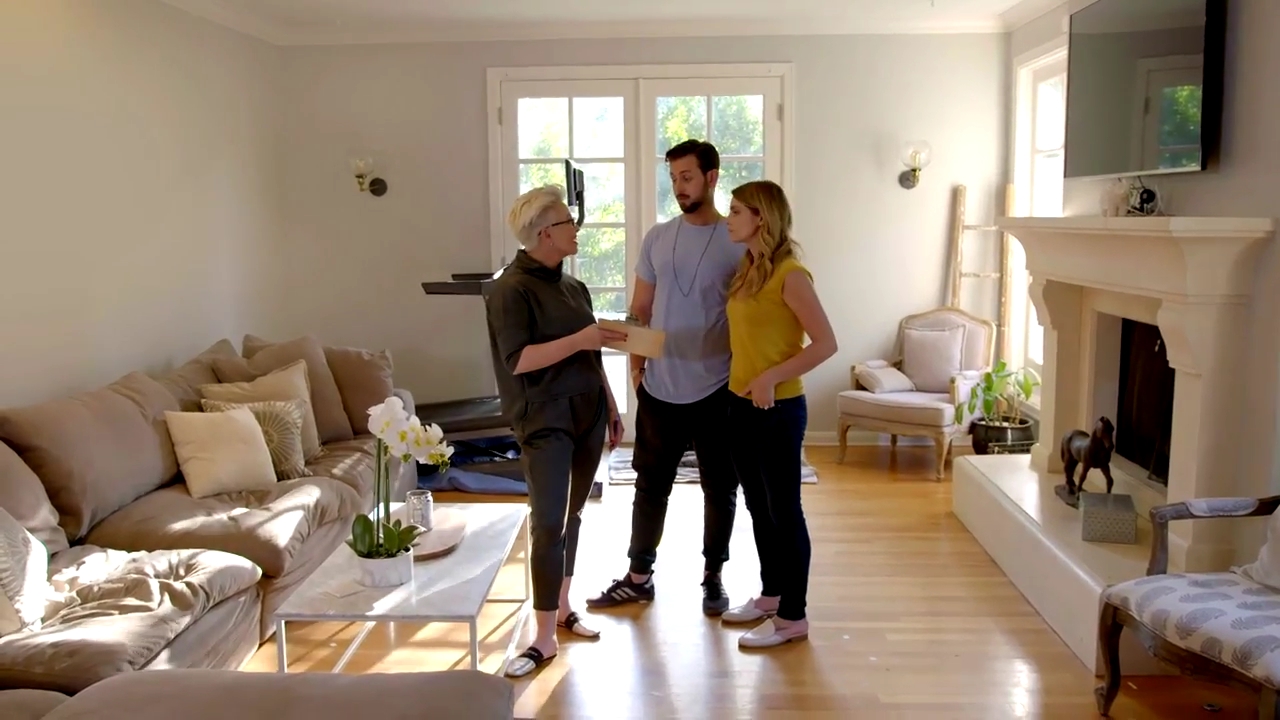 Ashley-Greene-dot-NL_DesignTherapy-2x02LoveItHateItorMeh0314.jpg