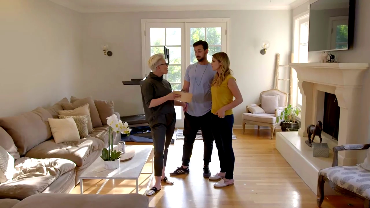 Ashley-Greene-dot-NL_DesignTherapy-2x02LoveItHateItorMeh0315.jpg