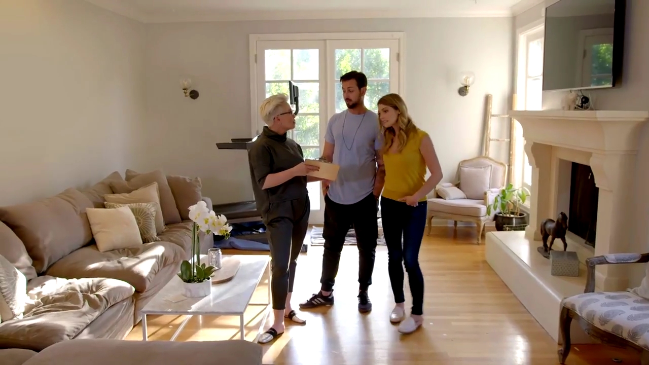 Ashley-Greene-dot-NL_DesignTherapy-2x02LoveItHateItorMeh0317.jpg