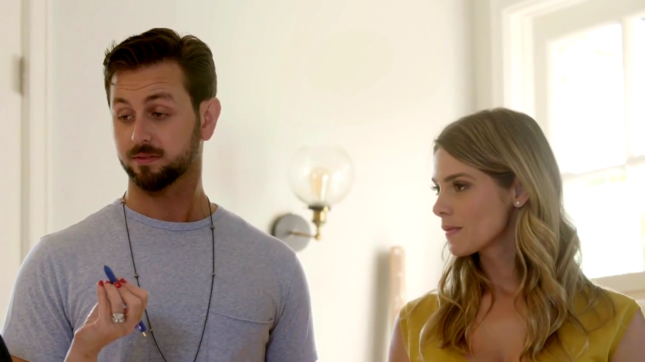 Ashley-Greene-dot-NL_DesignTherapy-2x02LoveItHateItorMeh0322.jpg