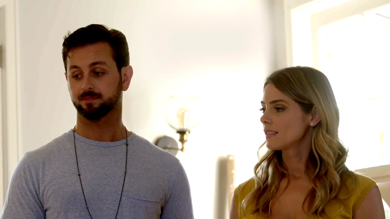 Ashley-Greene-dot-NL_DesignTherapy-2x02LoveItHateItorMeh0385.jpg