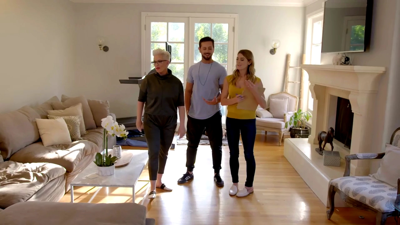 Ashley-Greene-dot-NL_DesignTherapy-2x02LoveItHateItorMeh0399.jpg