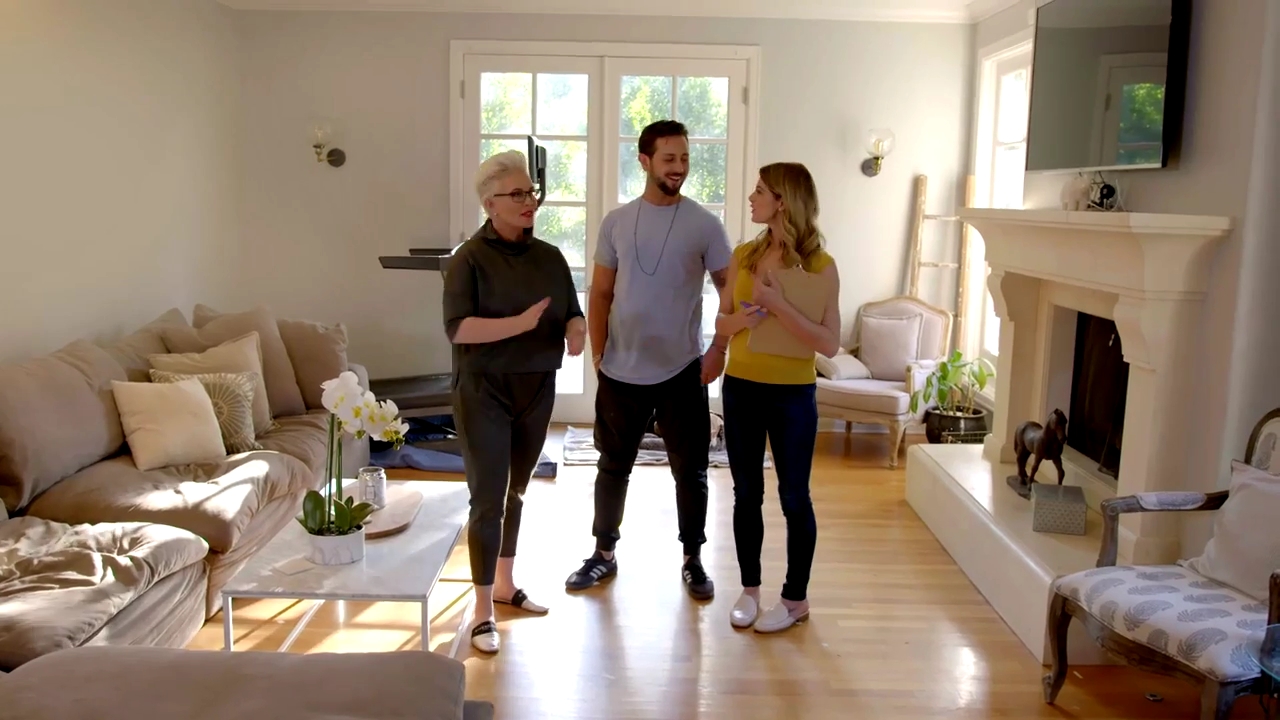 Ashley-Greene-dot-NL_DesignTherapy-2x02LoveItHateItorMeh0400.jpg
