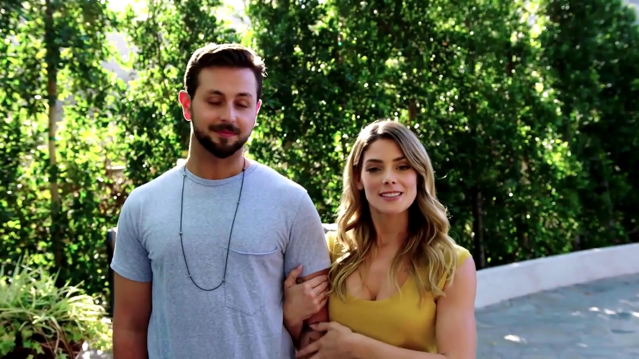 Ashley-Greene-dot-NL_DesignTherapy-2x02LoveItHateItorMeh0408.jpg