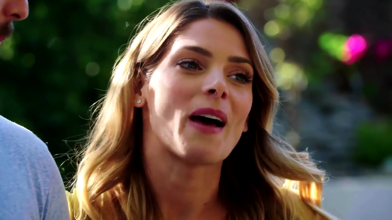 Ashley-Greene-dot-NL_DesignTherapy-2x02LoveItHateItorMeh0412.jpg