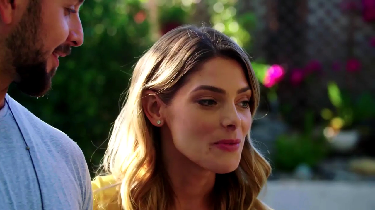 Ashley-Greene-dot-NL_DesignTherapy-2x02LoveItHateItorMeh0415.jpg