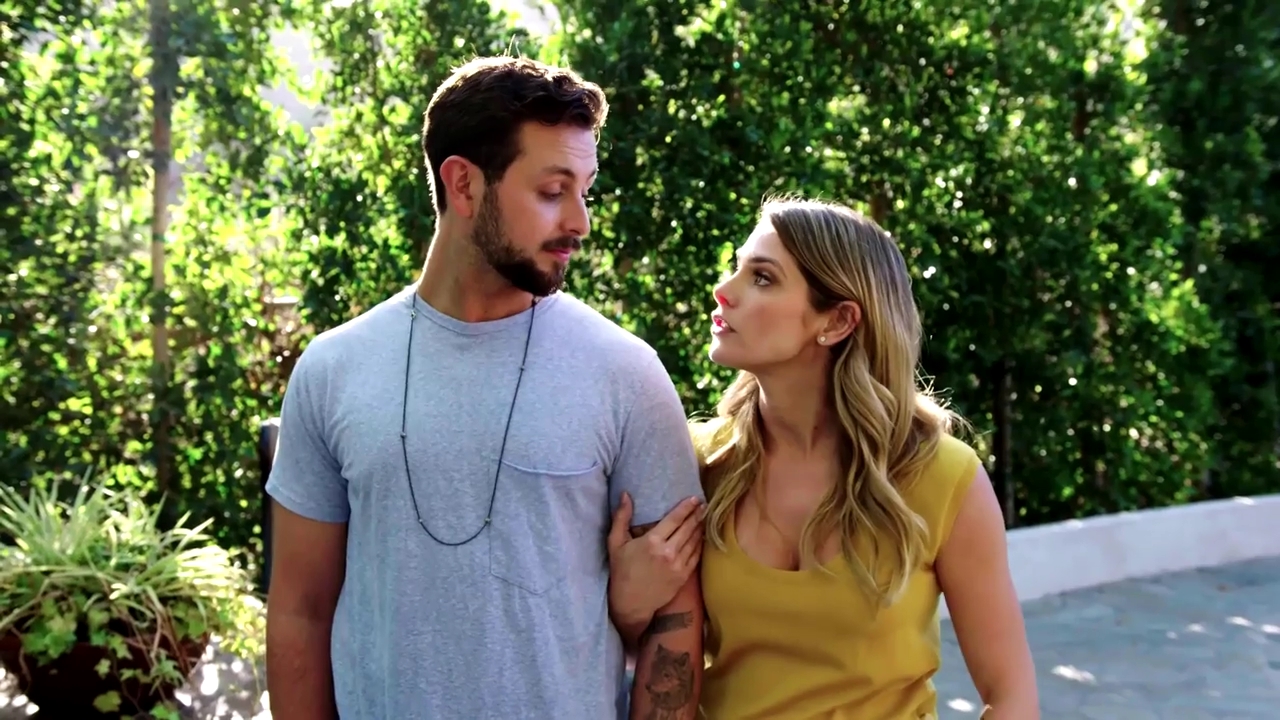 Ashley-Greene-dot-NL_DesignTherapy-2x02LoveItHateItorMeh0462.jpg