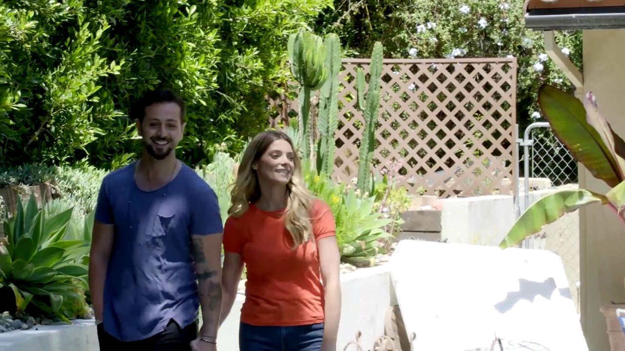 Ashley-Greene-dot-NL_DesignTherapy-2x02LoveItHateItorMeh0466.jpg