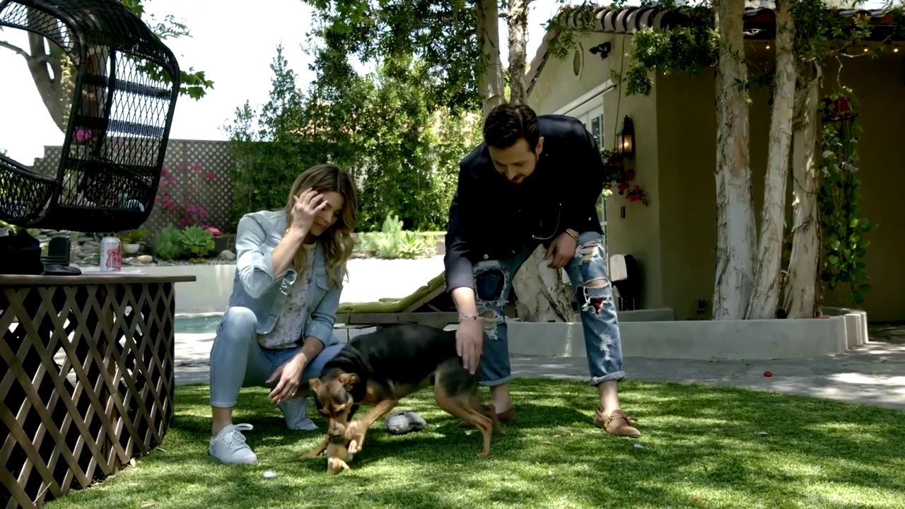 Ashley-Greene-dot-NL_DesignTherapy-2x02LoveItHateItorMeh0495.jpg