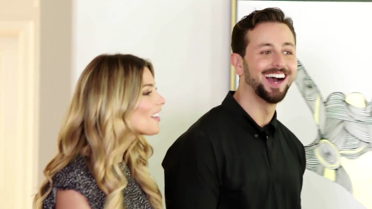 Ashley-Greene-dot-NL_DesignTherapy-2x02LoveItHateItorMeh0509.jpg