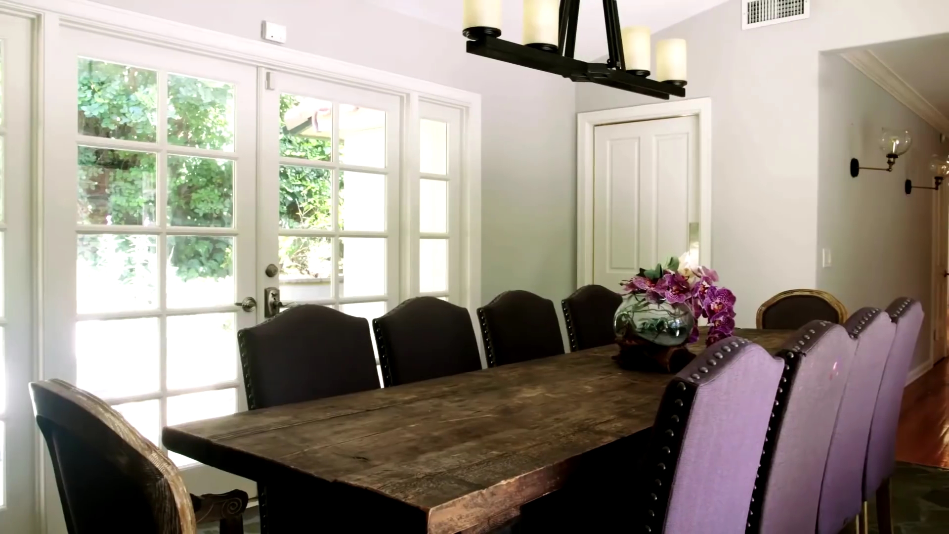 Ashley-Greene-dot-NL_DesignTherapy-2x03HisOrHers0050.jpg