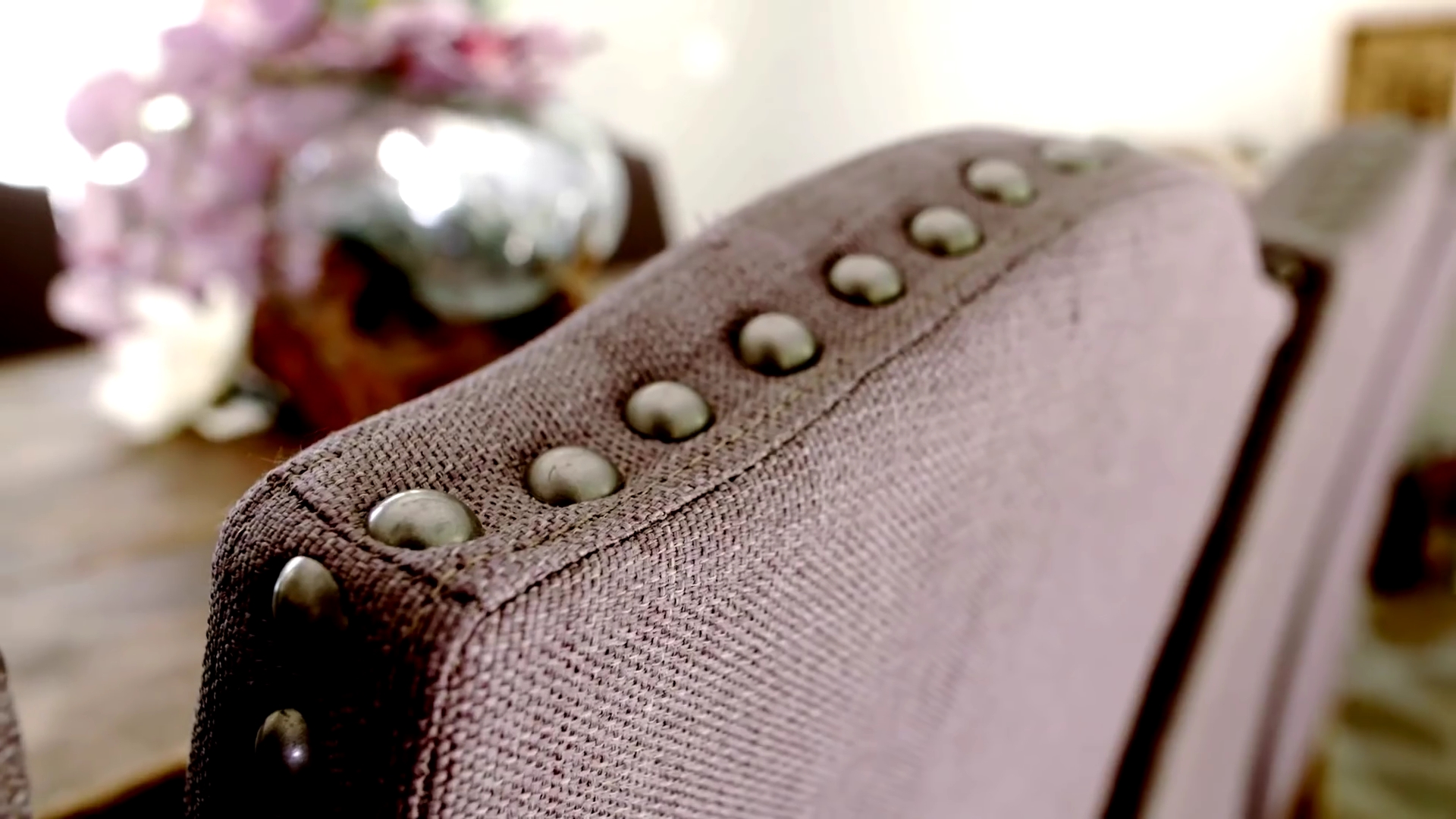 Ashley-Greene-dot-NL_DesignTherapy-2x03HisOrHers0068.jpg