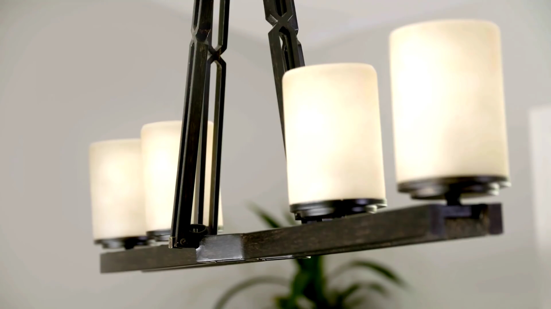 Ashley-Greene-dot-NL_DesignTherapy-2x03HisOrHers0112.jpg