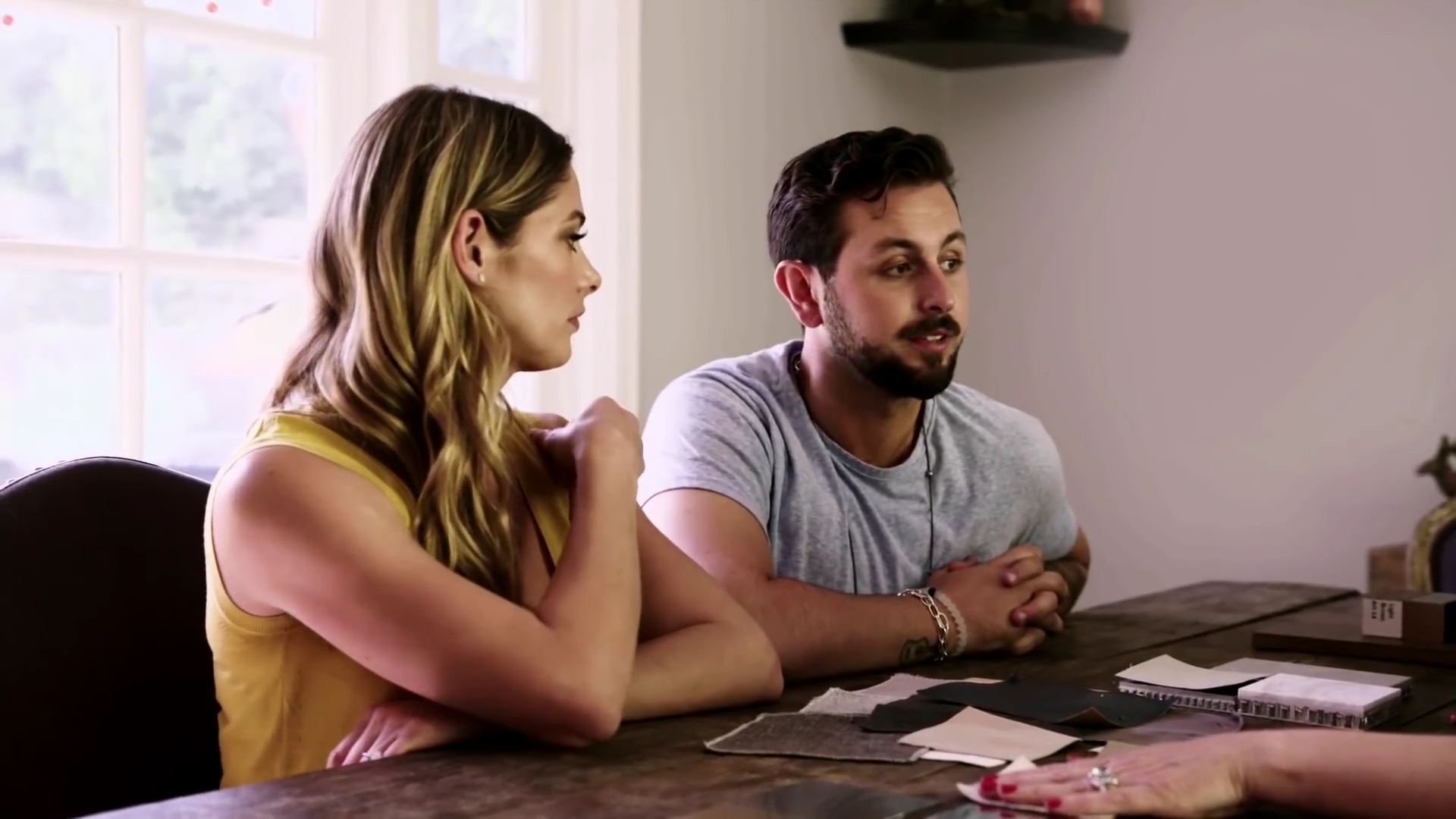 Ashley-Greene-dot-NL_DesignTherapy-2x03HisOrHers0165.jpg