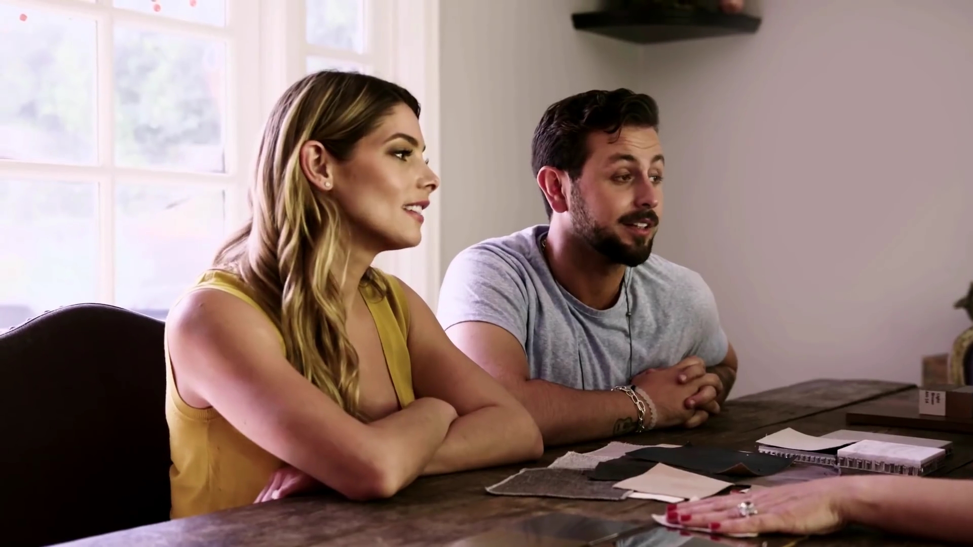 Ashley-Greene-dot-NL_DesignTherapy-2x03HisOrHers0169.jpg