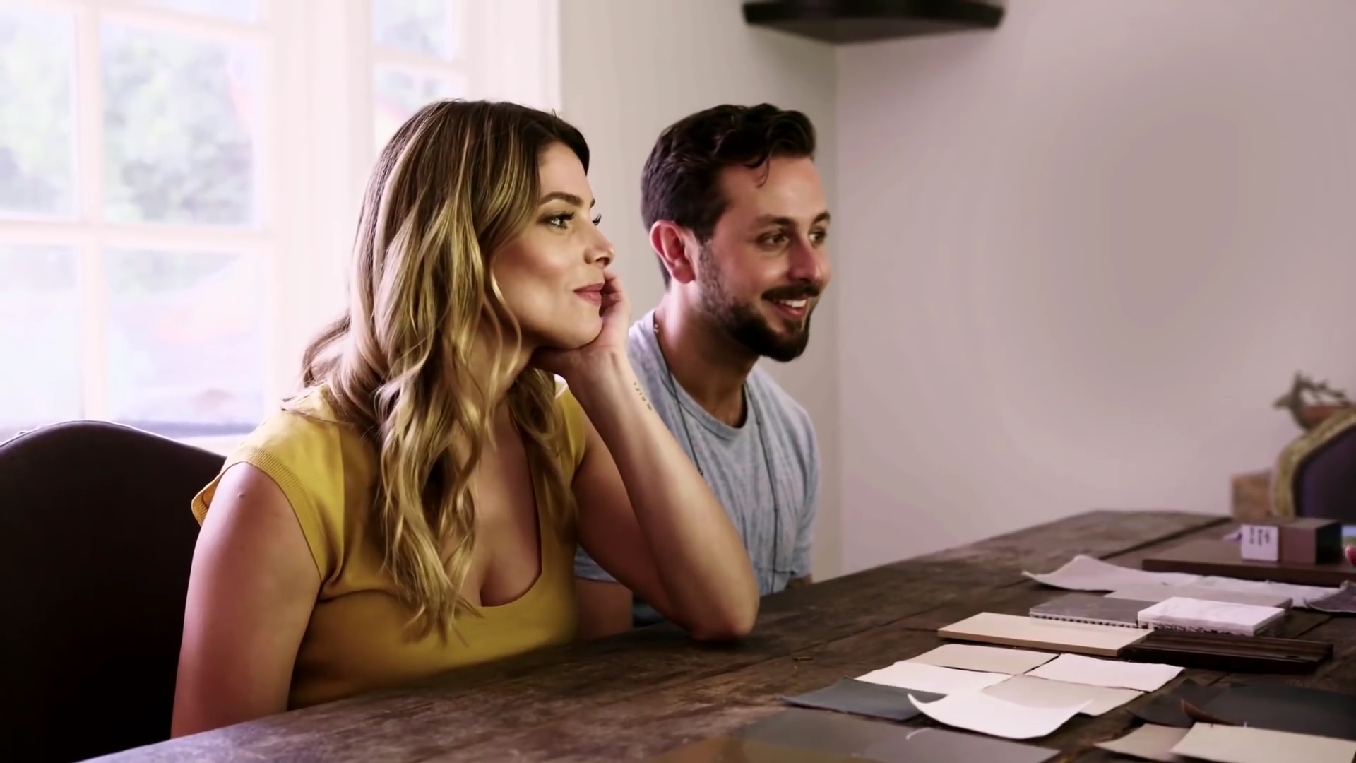Ashley-Greene-dot-NL_DesignTherapy-2x03HisOrHers0189.jpg